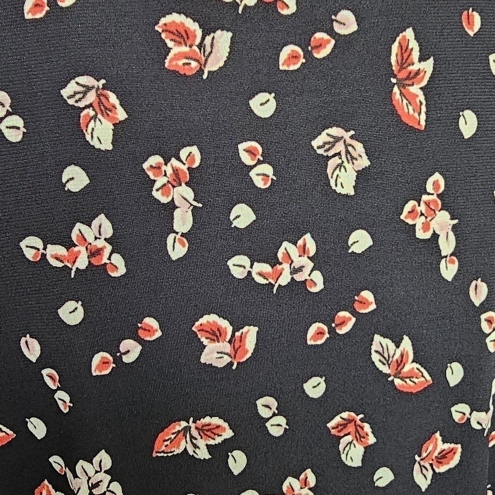 NWOT Hail3y:23 Midi Wrap Dress MEDIUM Black & Red Floral - Picture 7 of 8